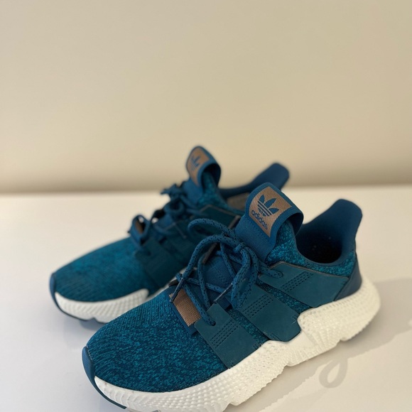 Sneaker collection on sale range from 25 to 100$ - Picture 3 of 4